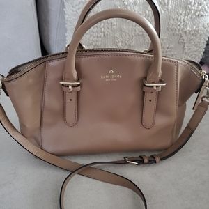Kate Spade tan purse with zipper closure